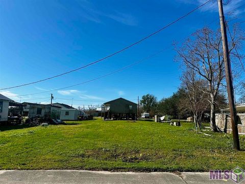 Photo of 203 Chauvin St St, Chauvin, LA 70344 (MLS # BY2026010225)