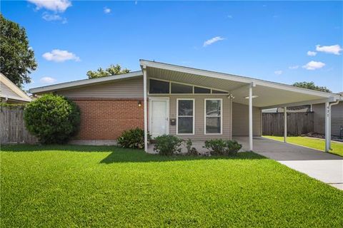 Photo of 431 W Butterfly Circle Cir, Terrytown, LA 70056 (MLS # NO2558103)