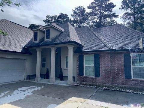 Photo of 4923 Harbor Ln Ln, Greenwell Springs, LA 70739 (MLS # BR2026010420)