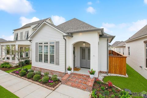 Photo of 4944 Crestfield Way Way, Gonzales, LA 70737 (MLS # BR2026004902)