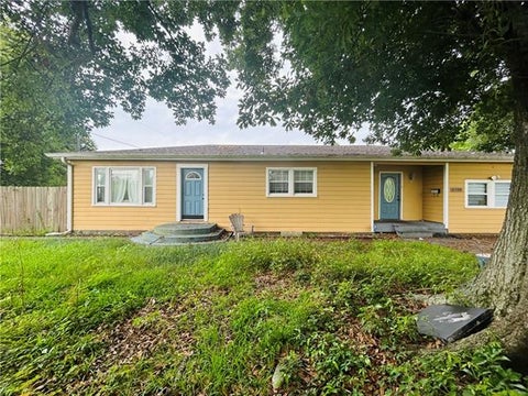 Photo of 3701 River Road Rd, Bridge City, LA 70094 (MLS # NO2564509)