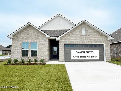 Photo of 101 Crescent Row, Broussard, LA 70518 (MLS # 2600004148)