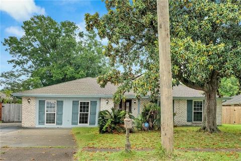 Photo of 233 Colonial Club Drive Dr, Harahan, LA 70123 (MLS # NO2556082)