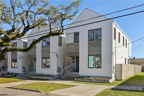 Photo of 2747 Bienville Street St, New Orleans, LA 70119 (MLS # NO2547326)