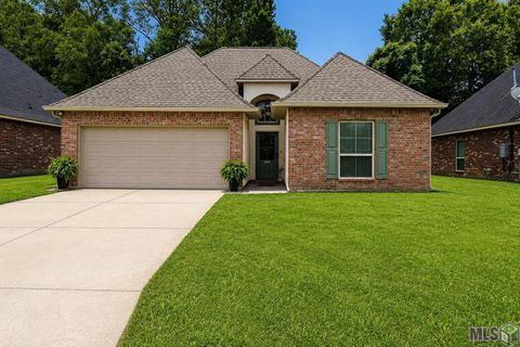 Photo of 10130 Angela Dr Dr, Denham Springs, LA 70706 (MLS # BR2026009476)