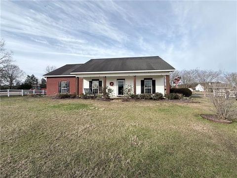 Photo of 4411 Heritage Road, Ville Platte, LA 70586 (MLS # CN2540316)