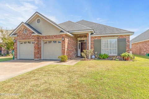 Photo of 150 Kingspointe Circle, Lafayette, LA 70508 (MLS # 2600009878)