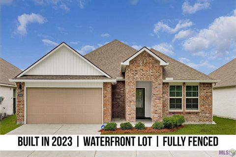 Photo of 13444 Marsala Ct Ct, Baton Rouge, LA 70817 (MLS # BR2026007518)
