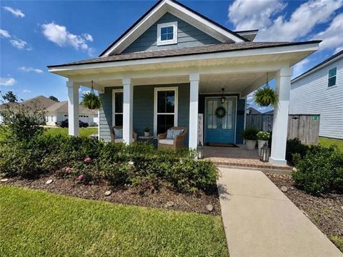 Photo of 1125 River Chase Drive Dr, Covington, LA 70433 (MLS # NO2564489)