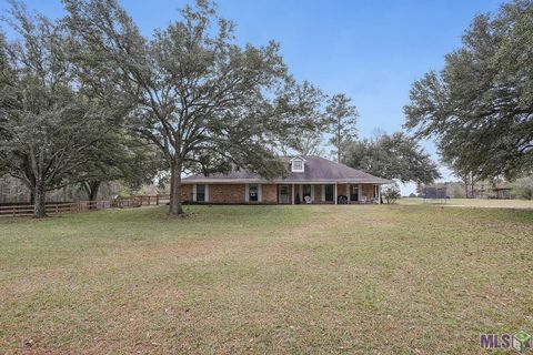 Photo of 7940 La Hwy 63, Clinton, LA 70722 (MLS # BR2026002499)