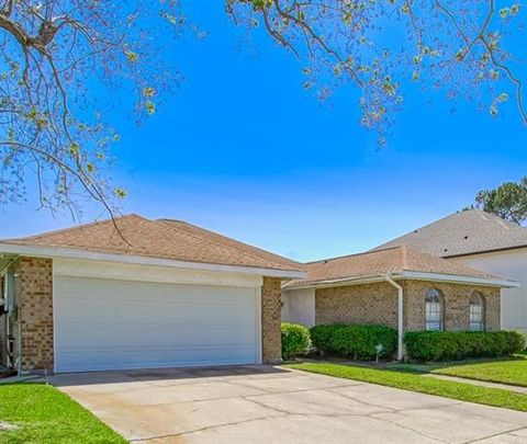 Photo of 11240 Woodvine Lane Ln, New Orleans, LA 70128 (MLS # NO2548083)