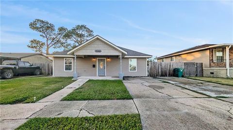 Photo of 528 Grovewood Drive Dr, Gretna, LA 70056 (MLS # NO2555770)