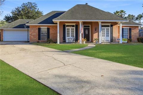 Photo of 109 Dublin Court Ct, Slidell, LA 70461 (MLS # NO2542789)