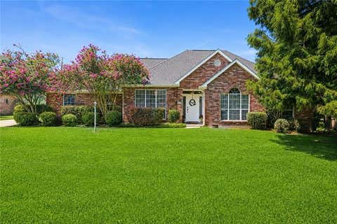 Photo of 428 Willowdale Boulevard Blvd, Luling, LA 70070 (MLS # NO2573900)