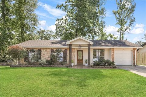 Photo of 545 Hutchinson Street St, Mandeville, LA 70448 (MLS # NO2554902)