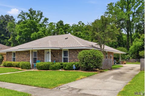 Photo of 16725 Bristoe Ave Ave, Baton Rouge, LA 70816 (MLS # BR2026008292)