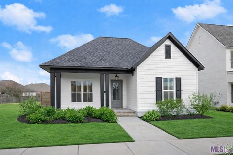 Photo of 2724 Shoreside Ave Ave, Baton Rouge, LA 70810 (MLS # BR2026002314)