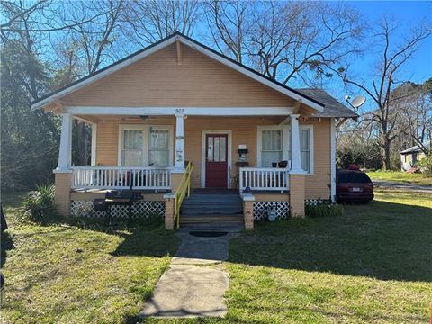 Photo of 307 N Laurel Street, Winnfield, LA 71483 (MLS # CN2544162)