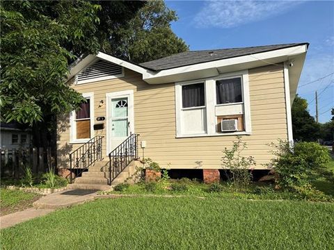 Photo of 2107 Day Street ST, Alexandria, LA 71301 (MLS # CN2565324)