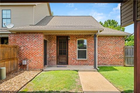 Photo of 720 Toulouse St Street ST, Alexandria, LA 71303 (MLS # CN2557681)