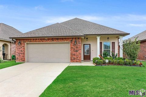 Photo of 8604 Abertay Ave Ave, Baton Rouge, LA 70820 (MLS # BR2026006280)