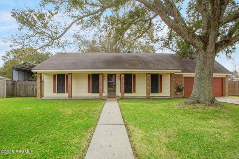 Photo of 107 W Bayou Shore, Lafayette, LA 70508 (MLS # 25000314)