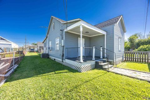 Photo of 509 Canal St St, Lockport, LA 70374 (MLS # BY2026006509)