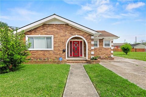 Photo of 921 Lamanche Street St, New Orleans, LA 70117 (MLS # NO2551802)