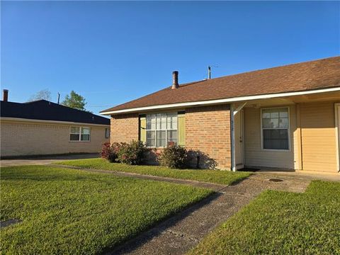 Photo of 512 Heritage Cove Cv, Laplace, LA 70068 (MLS # NO2548975)