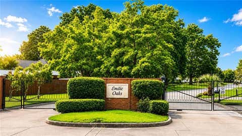 Photo of 2005 Emilie Oaks Drive, Meraux, LA 70075 (MLS # NO2570078)