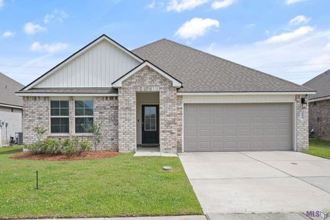 Photo of 15820 Loussier Dr Dr, Zachary, LA 70791 (MLS # BR2026004373)