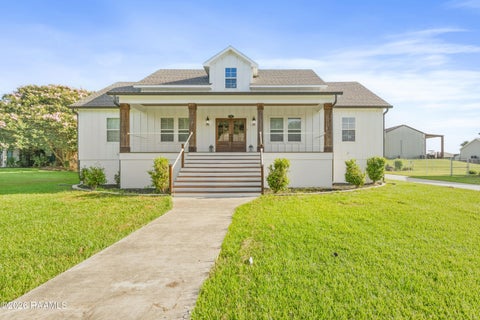 Photo of 508 W Laodis Street, Delcambre, LA 70528 (MLS # 2600005817)