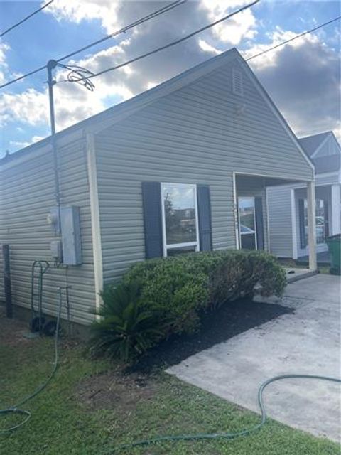 Photo of 2120 Newton Street, Gretna, LA 70053 (MLS # NO2563391)