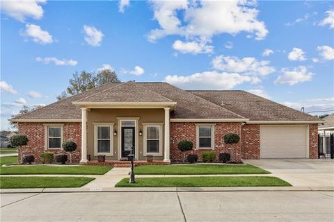 Photo of 1100 Missouri Street, Chalmette, LA 70043 (MLS # NO2542363)
