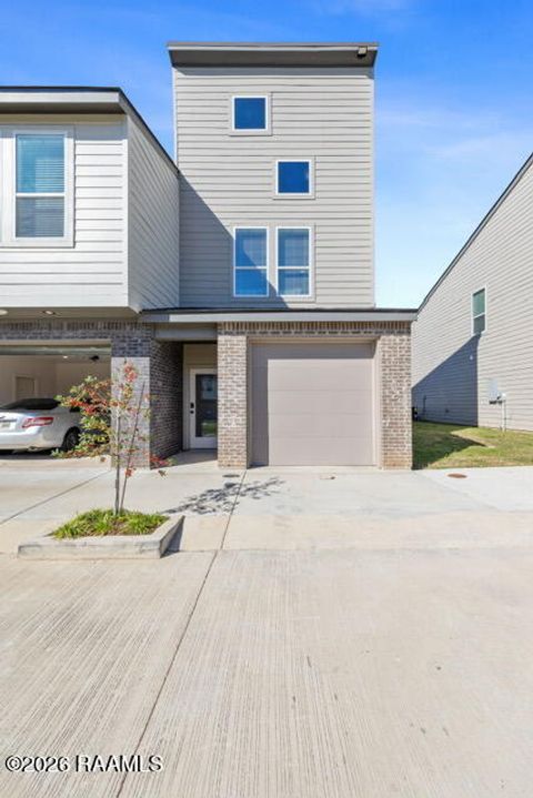 Photo of 500 Highland Oaks Lane, Lafayette, LA 70508 (MLS # 2500007034)