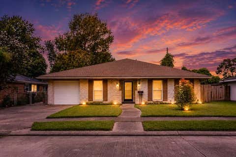 Photo of 3219 Huntlee Drive Dr, New Orleans, LA 70131 (MLS # NO2564235)