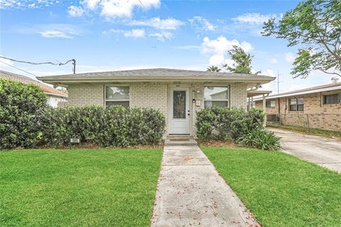 Photo of 105 Locust Street St, Metairie, LA 70005 (MLS # NO2568669)