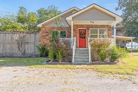 Photo of 4300 W Old Spanish Trail, New Iberia, LA 70560 (MLS # 2600009605)