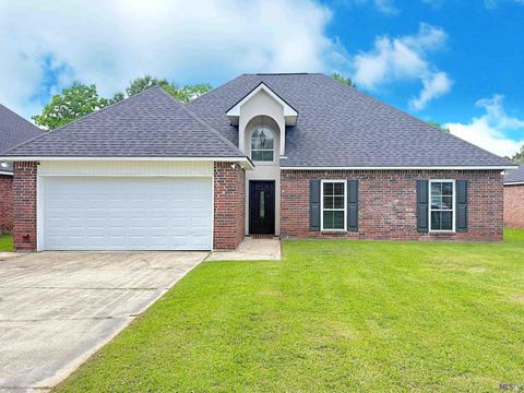 Photo of 23531 Southpoint Dr Dr, Denham Springs, LA 70726 (MLS # BR2026008127)