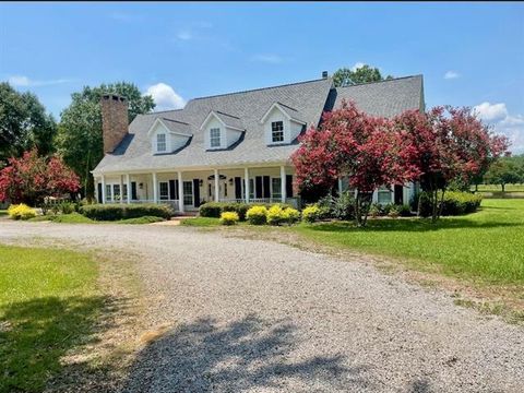 Photo of 11525 Oak Hill Lane Lane Ln, Folsom, LA 70437 (MLS # NO2546481)