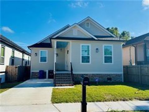 Photo of 5319 Painters Street St, New Orleans, LA 70122 (MLS # NO2536002)