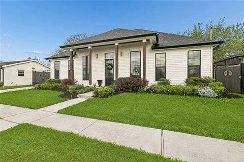 Photo of 2500 Pecan Drive, Chalmette, LA 70043 (MLS # NO2547926)