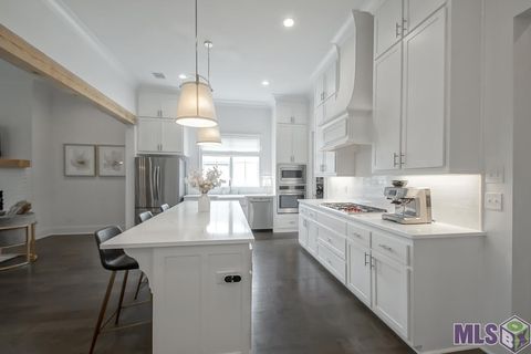 Photo of 2108 Deaux Parc Dr Dr, Baton Rouge, LA 70808 (MLS # BR2026002493)