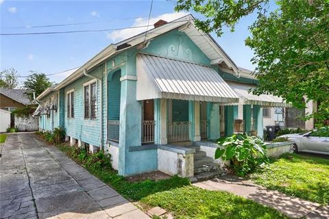 Photo of 7327 Spruce Street St, New Orleans, LA 70118 (MLS # NO2552747)