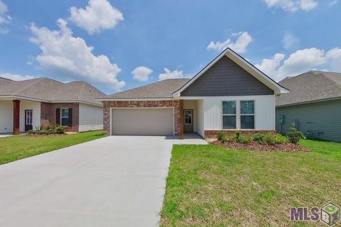 Photo of 114 Teddy Ln Ln, Lafayette, LA 70507 (MLS # BR2026001716)