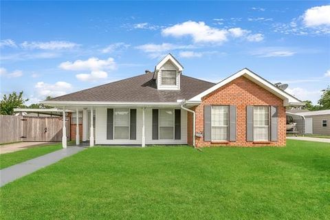 Photo of 2716 Deer Creek Drive, Violet, LA 70092 (MLS # NO2560184)