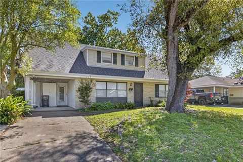 Photo of 2744 Somerset Drive Dr, New Orleans, LA 70131 (MLS # NO2548693)