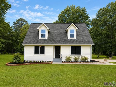 Photo of 13813 John Genola Rd, Clinton, LA 70722 (MLS # BR2026009469)