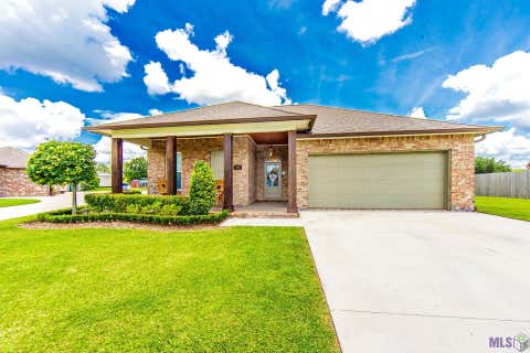 Photo of 209 Crescent Estates Drive, Thibodaux, LA 70301 (MLS # BY2026011187)