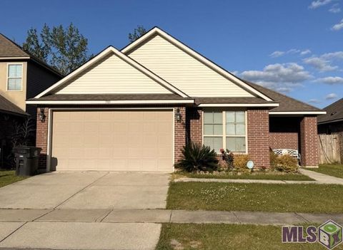 Photo of 583 Fall River Dr Dr, Baton Rouge, LA 70815 (MLS # BR2026005037)